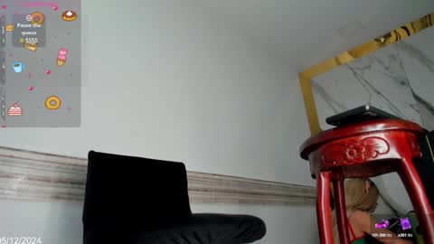 Snapshot of victtoria_parker chatting on December 5, 2024, 1:06 pm VICTORIA online show from December 5, 2024, 1:06 pm