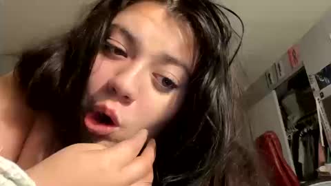 Snapshot of viennavisabelle chatting on October 12, 2025, 5:06 am viennavisabelle online show from October 12, 2025, 5:06 am