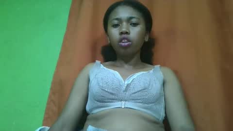 Snapshot of vierge28430 chatting on April 21, 2026, 2:37 am vierge28430 online show from April 21, 2026, 2:37 am