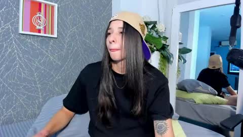 viictoriiasaenz online show from April 30, 2026, 5:58 am
