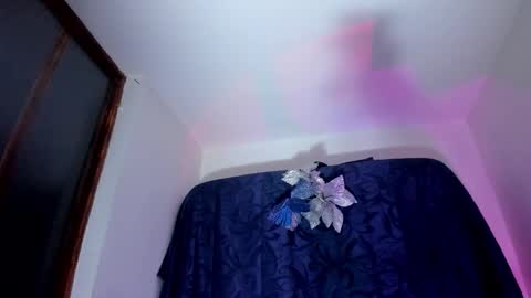 Snapshot of viioleett_cum chatting on October 15, 2025, 1:00 pm viioleett_cum online show from October 15, 2025, 1:00 pm