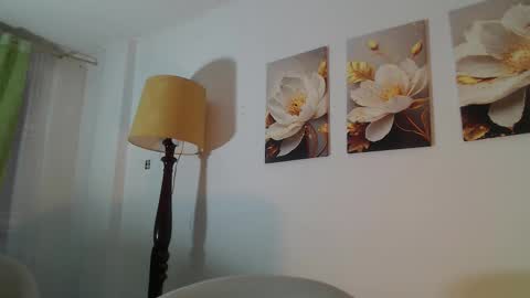 VIOLET  online show from February 12, 2026, 11:49 am