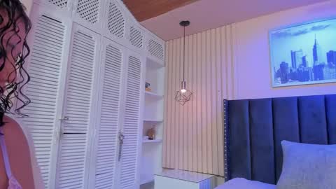 Snapshot of viiolett_lee chatting on September 18, 2025, 8:11 pm Viiolett online show from September 18, 2025, 8:11 pm