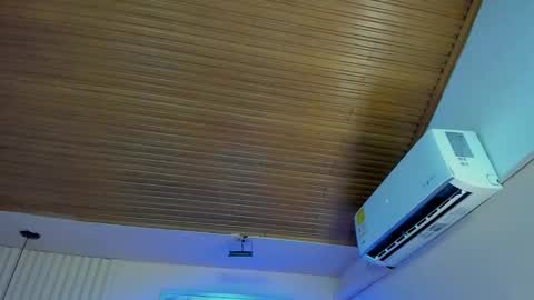 Snapshot of viiolett_lee chatting on September 21, 2025, 7:59 pm Viiolett online show from September 21, 2025, 7:59 pm
