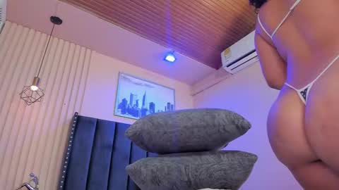 Viiolett online show from January 15, 2026, 8:34 pm