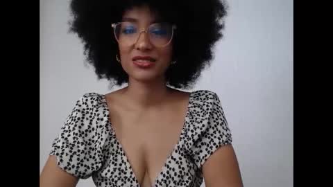 Snapshot of viiolettaaa chatting on April 30, 2026, 8:26 pm viiolettaaa online show from April 30, 2026, 8:26 pm