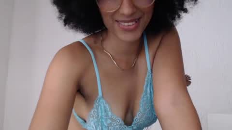 viiolettaaa online show from July 1, 2026, 10:31 pm