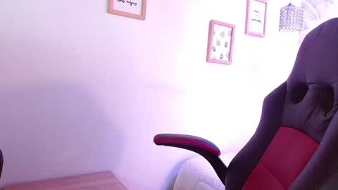 viioleta online show from December 17, 2024, 12:54 pm