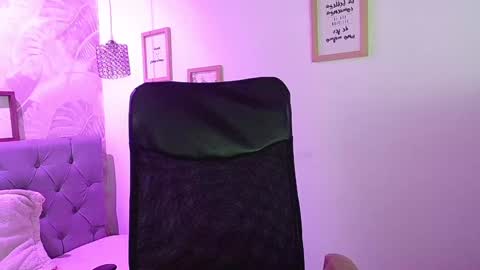 viioleta online show from January 7, 2025, 12:31 pm