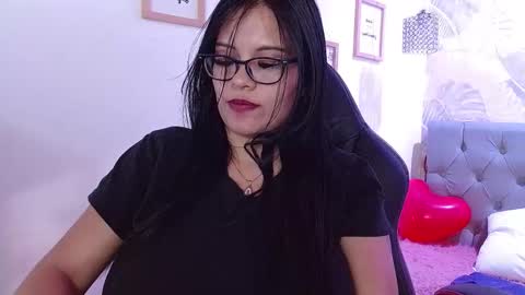 viioleta online show from February 15, 2025, 6:23 pm