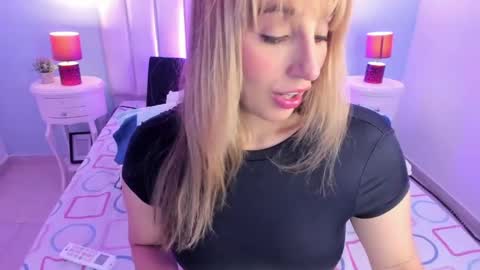 Violet online show from May 4, 2026, 12:12 pm
