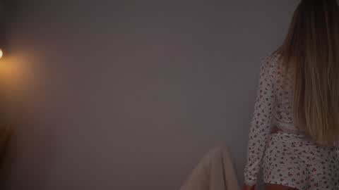 vika54784 online show from March 9, 2026, 10:19 am