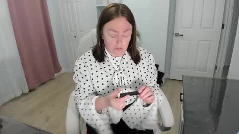 Snapshot of vika7333 chatting on February 19, 2025, 12:33 pm Ukrainian-woman online show from February 19, 2025, 12:33 pm