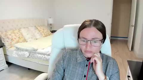 Snapshot of vika7333 chatting on September 13, 2025, 3:12 pm Ukrainian-woman online show from September 13, 2025, 3:12 pm