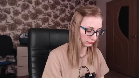 Vika online show from January 13, 2025, 5:44 pm