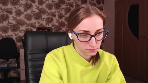 Vika online show from February 9, 2025, 2:18 pm