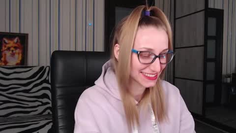 Vika online show from March 4, 2025, 6:29 pm