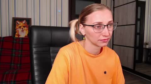 Snapshot of vikaericka chatting on July 16, 2026, 4:24 pm Vika online show from July 16, 2026, 4:24 pm
