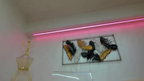 vikafever online show from October 12, 2025, 4:11 am