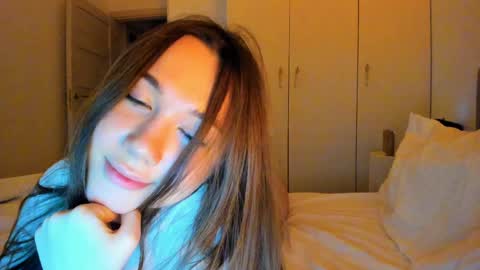 Snapshot of vikawels chatting on April 8, 2026, 10:54 pm Vika online show from April 8, 2026, 10:54 pm
