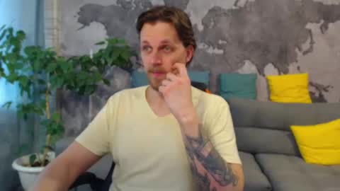 vikingchrisss online show from April 26, 2026, 8:45 am