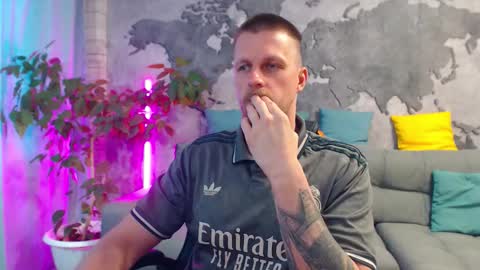 vikingchrisss online show from June 6, 2026, 10:42 am