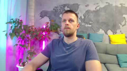 vikingchrisss online show from June 12, 2026, 10:25 am