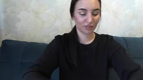 Snapshot of vikipop chatting on February 19, 2025, 8:33 am vikipop online show from February 19, 2025, 8:33 am