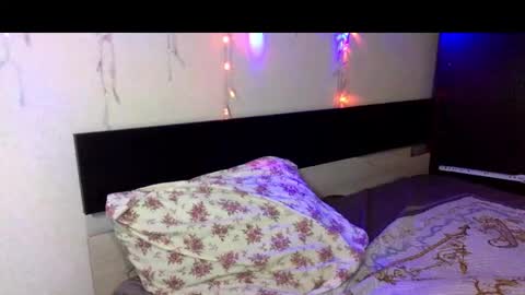 vikippink online show from November 10, 2025, 5:45 pm