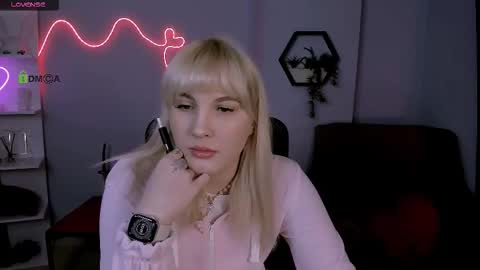 Snapshot of vikki_say chatting on February 3, 2026, 6:51 am Vikki online show from February 3, 2026, 6:51 am