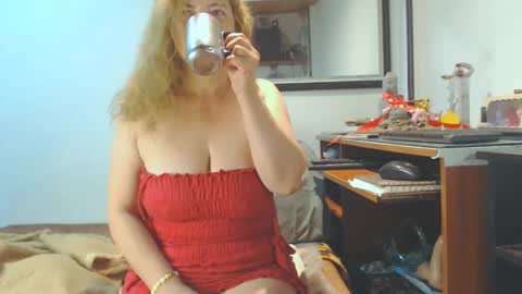 Snapshot of vikktoriaaa chatting on February 23, 2025, 9:44 am VIKKKTORIAAA online show from February 23, 2025, 9:44 am