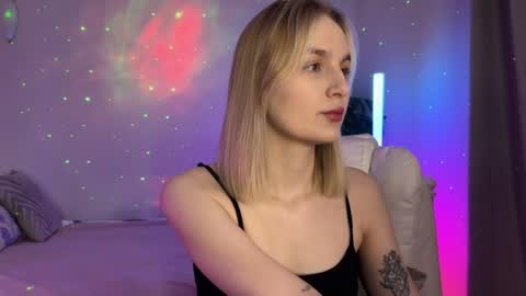 Snapshot of vikky_moon chatting on May 14, 2026, 12:50 am Vikky online show from May 14, 2026, 12:50 am