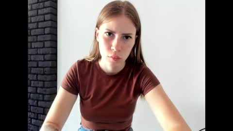 vikky_s11 online show from September 15, 2025, 10:04 am