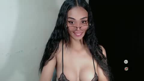 vikkylustfull online show from January 28, 2025, 11:50 pm
