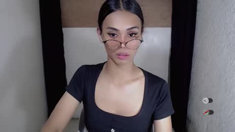 vikkylustfull online show from February 14, 2025, 3:54 am