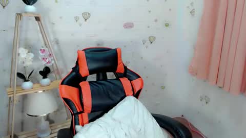 Snapshot of vikkylustfull chatting on October 25, 2025, 5:04 am vikkylustfull online show from October 25, 2025, 5:04 am