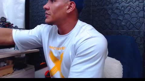 Viktor Herrera online show from December 6, 2024, 8:40 pm