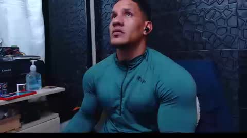 Viktor Herrera online show from December 12, 2024, 2:04 am