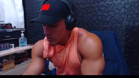 Viktor Herrera online show from December 19, 2024, 3:19 pm