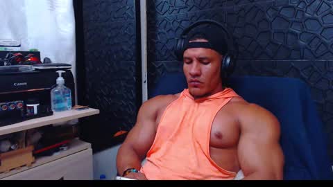 Viktor Herrera online show from December 19, 2024, 6:34 pm