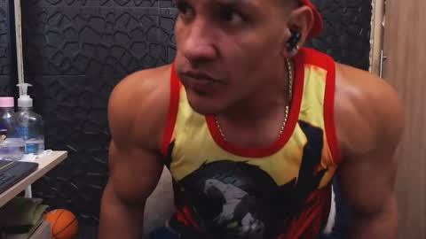 Viktor Herrera online show from October 23, 2025, 5:12 pm