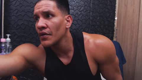 Snapshot of viktorherrera chatting on November 7, 2025, 4:18 pm Viktor Herrera online show from November 7, 2025, 4:18 pm