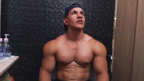 Snapshot of viktorherrera chatting on November 8, 2025, 6:07 pm Viktor Herrera online show from November 8, 2025, 6:07 pm