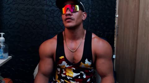 Snapshot of viktorherrera chatting on November 12, 2025, 2:28 pm Viktor Herrera online show from November 12, 2025, 2:28 pm