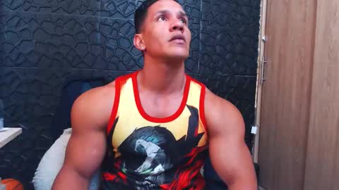 Snapshot of viktorherrera chatting on November 13, 2025, 5:34 pm Viktor Herrera online show from November 13, 2025, 5:34 pm