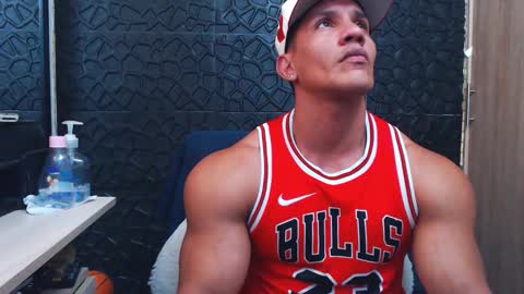 Snapshot of viktorherrera chatting on November 14, 2025, 6:17 pm Viktor Herrera online show from November 14, 2025, 6:17 pm