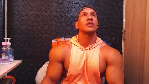 Snapshot of viktorherrera chatting on November 26, 2025, 12:06 pm Viktor Herrera online show from November 26, 2025, 12:06 pm