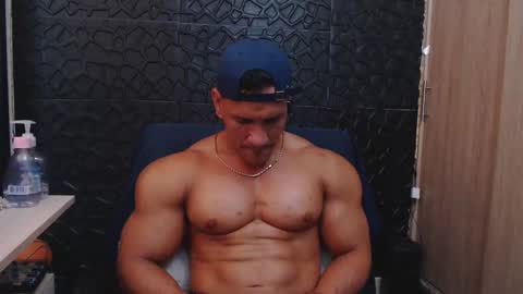 Snapshot of viktorherrera chatting on December 2, 2025, 7:09 pm Viktor Herrera online show from December 2, 2025, 7:09 pm