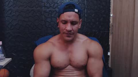 Snapshot of viktorherrera chatting on December 13, 2025, 7:53 pm Viktor Herrera online show from December 13, 2025, 7:53 pm