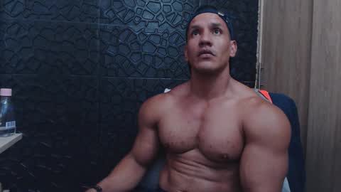 Snapshot of viktorherrera chatting on December 22, 2025, 9:23 pm Viktor Herrera online show from December 22, 2025, 9:23 pm